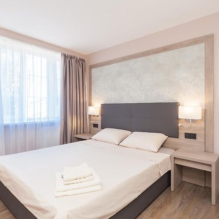 New Vip Aparts Deribasovskaia Odesa Exterior foto